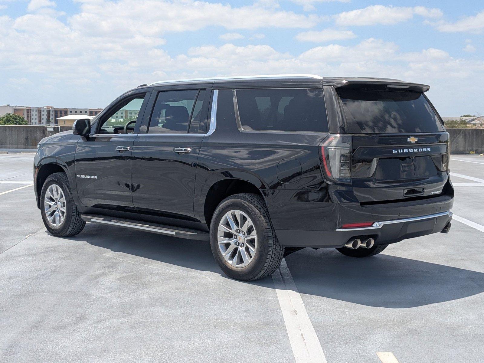 2025 Chevrolet Suburban Vehicle Photo in PEMBROKE PINES, FL 33024-6534