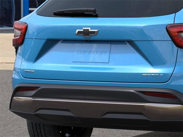 2025 Chevrolet Trax Vehicle Photo in ENGLEWOOD, CO 80113-6708