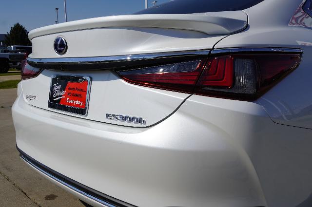 2021 Lexus ES 300h Vehicle Photo in Riverdale, UT 84405