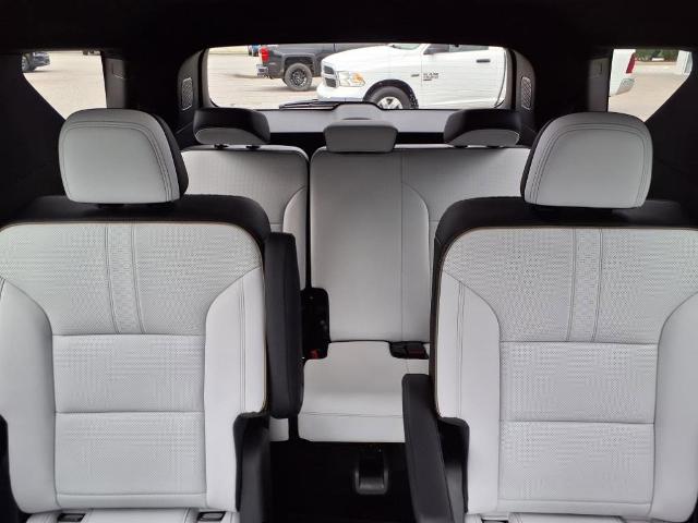 2025 Chevrolet Traverse Vehicle Photo in EMPORIA, VA 23847-1235