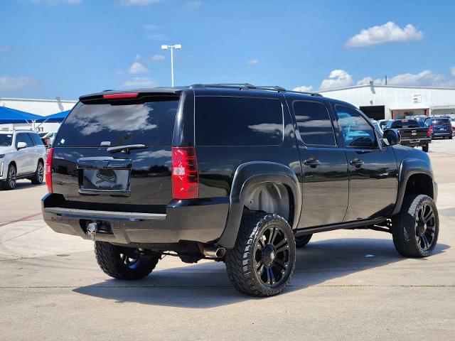 2011 Chevrolet Suburban Vehicle Photo in DENTON, TX 76210-9321