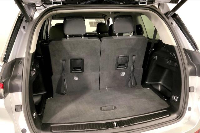 2023 Jeep Grand Cherokee L Vehicle Photo in Kansas City, MO 64114