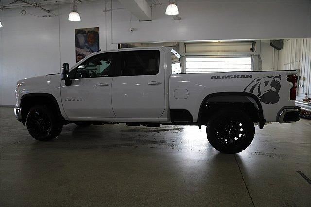 2025 Chevrolet Silverado 2500 HD Vehicle Photo in MEDINA, OH 44256-9001