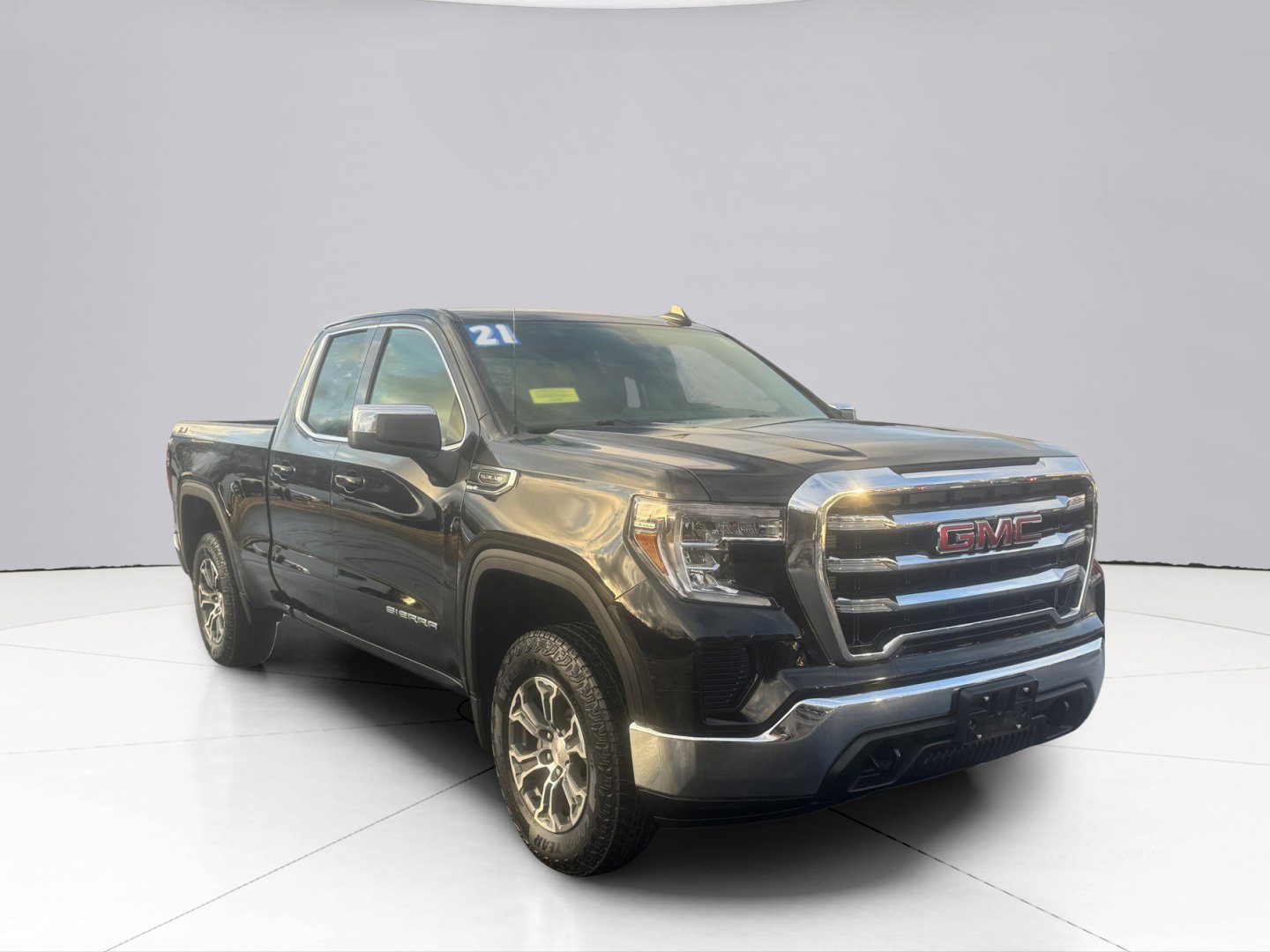 2021 GMC Sierra 1500 Vehicle Photo in LEOMINSTER, MA 01453-2952