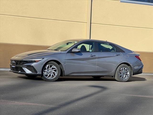 2024 Hyundai ELANTRA Vehicle Photo in Shiloh, IL 62269