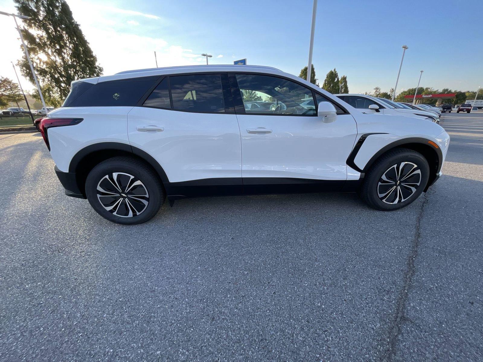 2025 Chevrolet Blazer EV Vehicle Photo in BENTONVILLE, AR 72712-4322