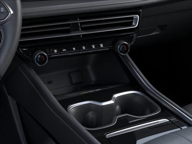 2025 Chevrolet Traverse Vehicle Photo in EMPORIA, VA 23847-1235