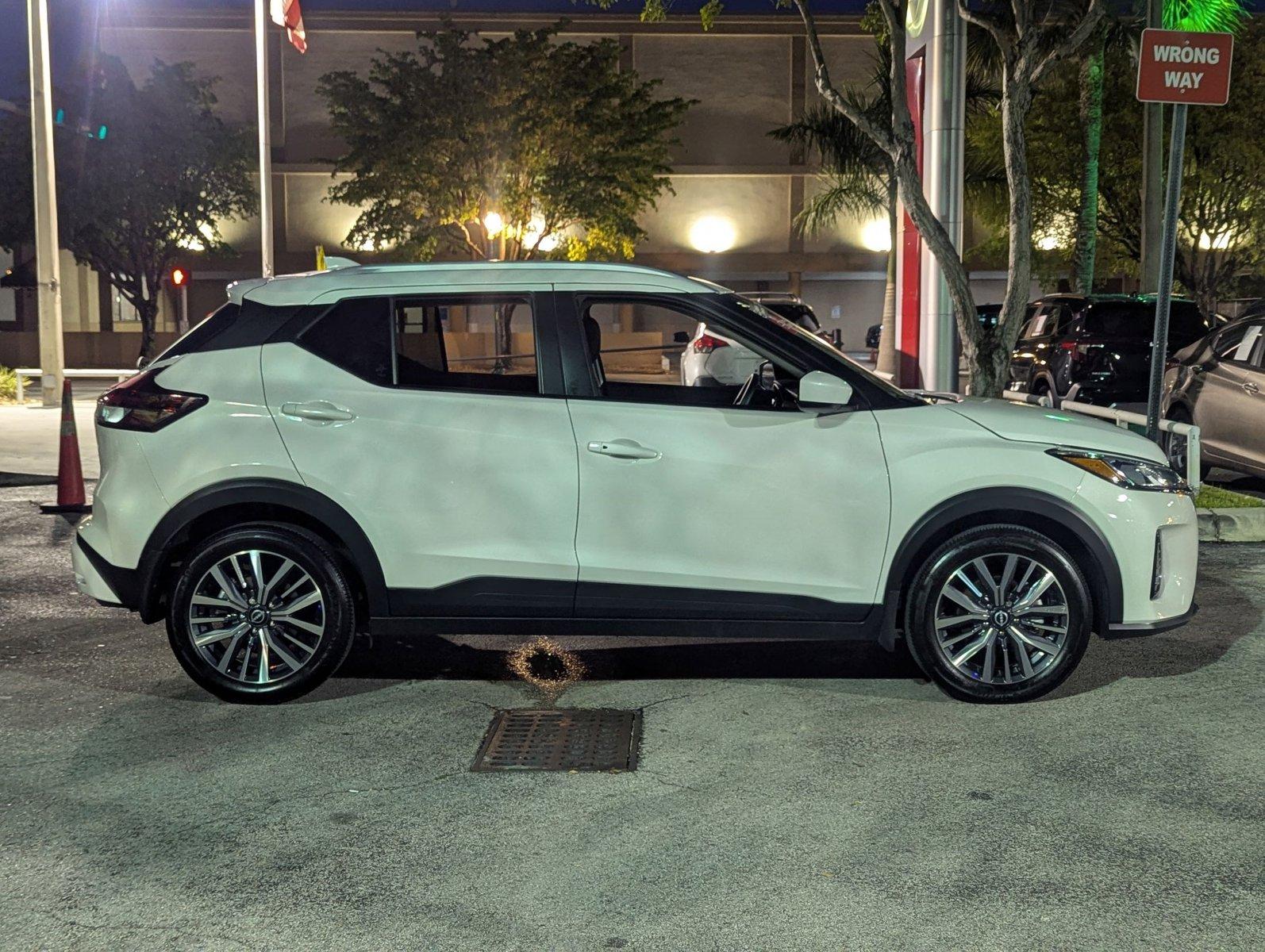 2024 Nissan Kicks Vehicle Photo in Miami, FL 33135
