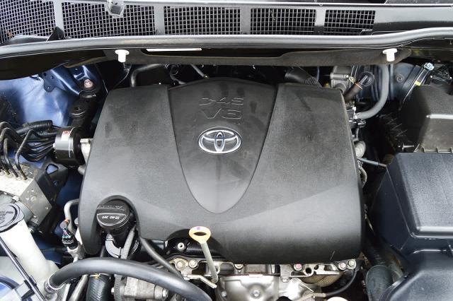2020 Toyota Sienna Vehicle Photo in Houston, TX 77090