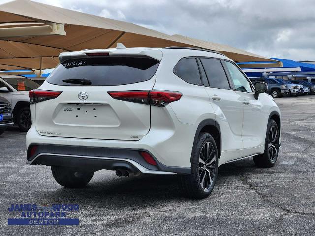 2021 Toyota Highlander Vehicle Photo in DENTON, TX 76210-9321