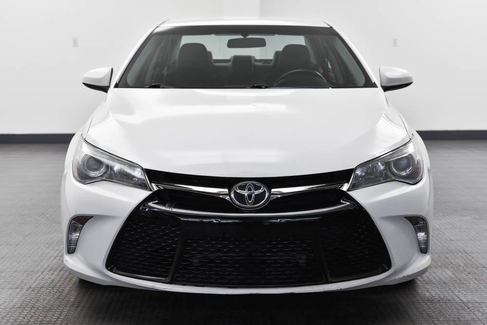 Used 2015 Toyota Camry SE with VIN 4T1BF1FK7FU019034 for sale in Akron, OH