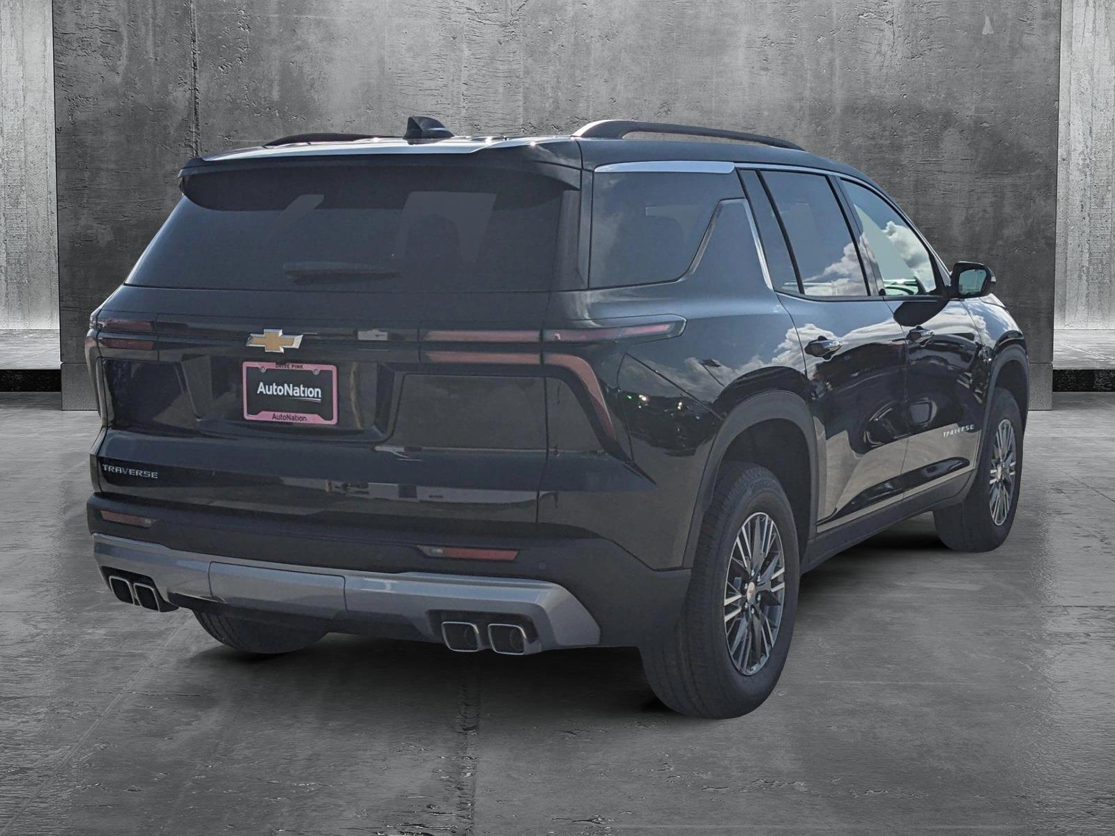 2025 Chevrolet Traverse Vehicle Photo in MIAMI, FL 33172-3015