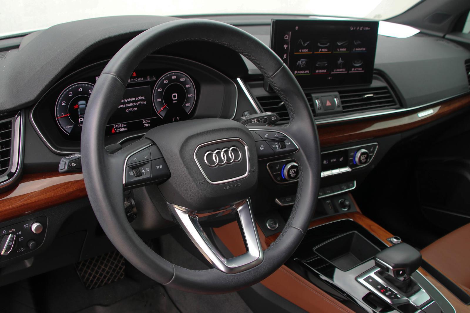 2022 Audi Q5 Vehicle Photo in SUGAR LAND, TX 77478