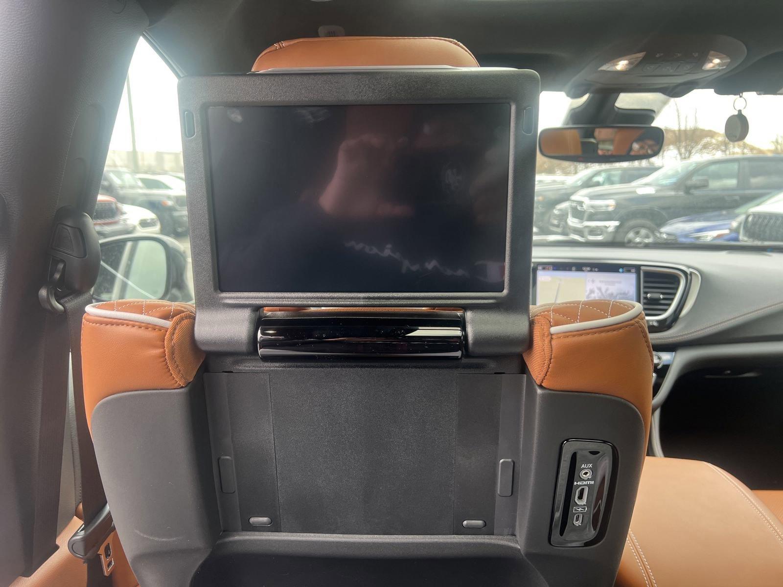 2025 Chrysler Pacifica Vehicle Photo in Mechanicsburg, PA 17050-1707