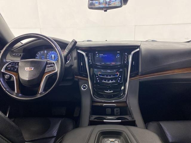 2018 Cadillac Escalade Vehicle Photo in MEDINA, OH 44256-9001