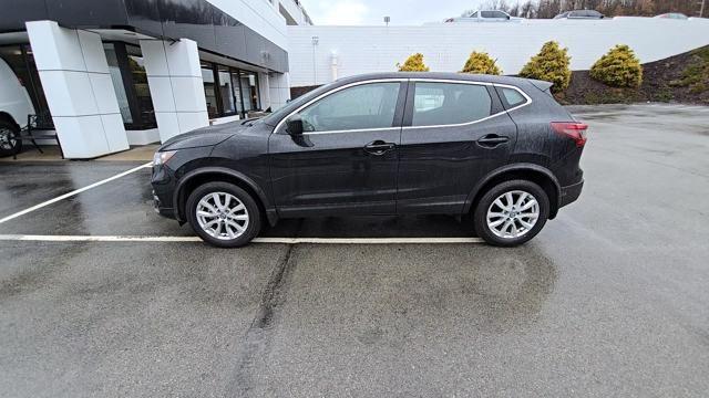 2021 Nissan Rogue Sport Vehicle Photo in Pleasant Hills, PA 15236