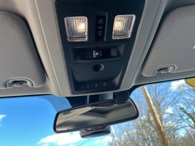 2015 Ram 1500 Vehicle Photo in MEDINA, OH 44256-9631