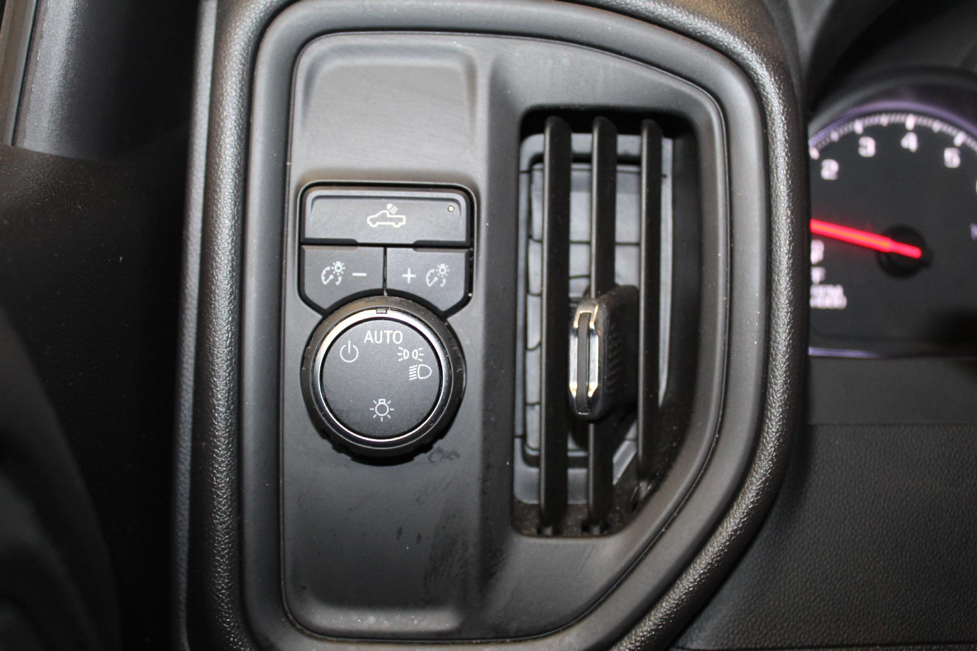 2023 Chevrolet Silverado 1500 Vehicle Photo in NORTHAMPTON, MA 01060-1120