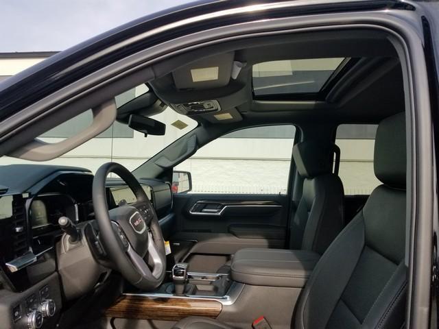 2025 GMC Sierra 1500 Vehicle Photo in ELYRIA, OH 44035-6349