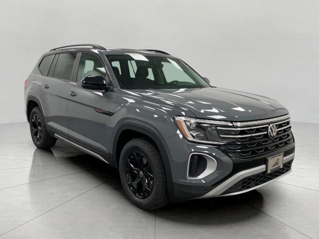 2025 Volkswagen Atlas Peak Edition SE photo 2