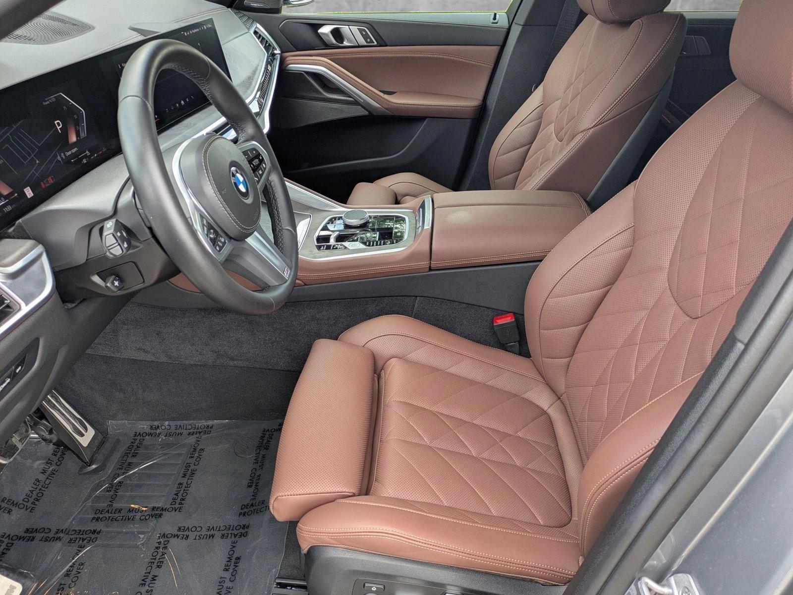 2024 BMW X6 xDrive40i Vehicle Photo in Sarasota, FL 34231
