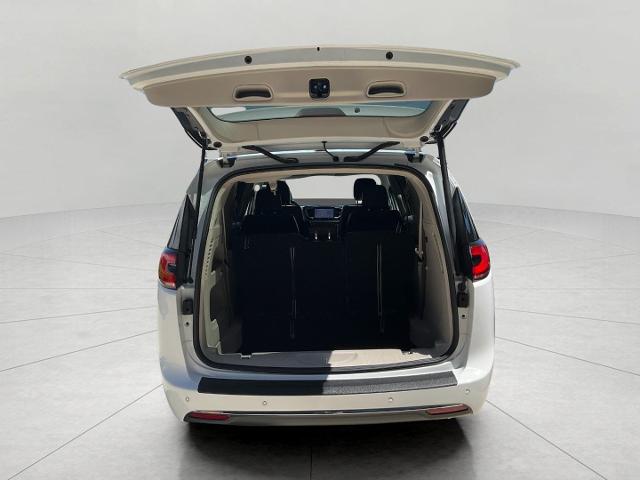 2023 Chrysler Pacifica Vehicle Photo in Kaukauna, WI 54130
