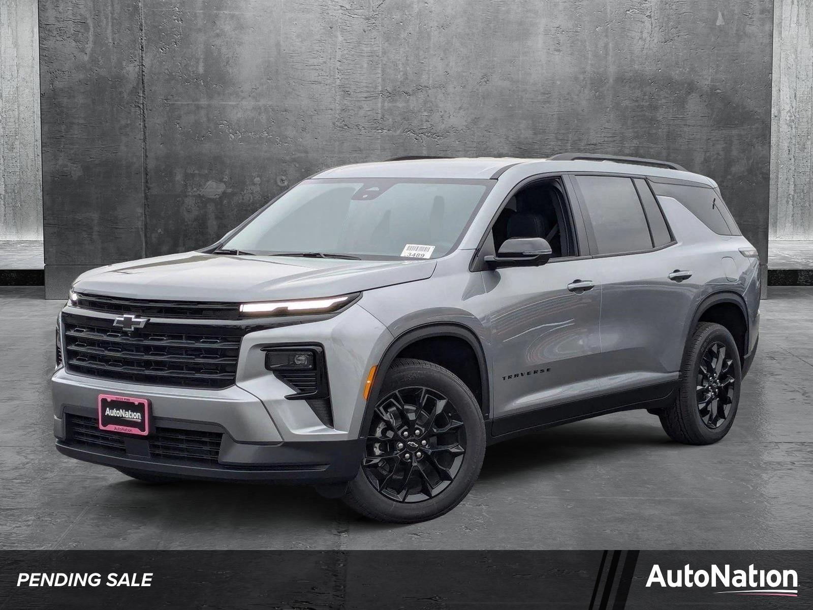 2025 Chevrolet Traverse Vehicle Photo in VALENCIA, CA 91355-1705