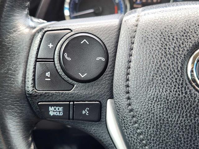 2018 Toyota Corolla Vehicle Photo in DENTON, TX 76210-9321