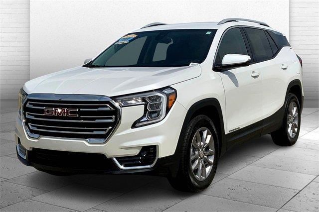 2024 GMC Terrain Vehicle Photo in TOPEKA, KS 66609-0000