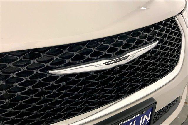 2021 Chrysler Pacifica Vehicle Photo in KANSAS CITY, MO 64114-4502