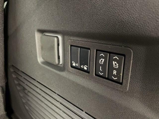 2025 Chevrolet Tahoe Vehicle Photo in PHOENIX, AZ 85014-3381