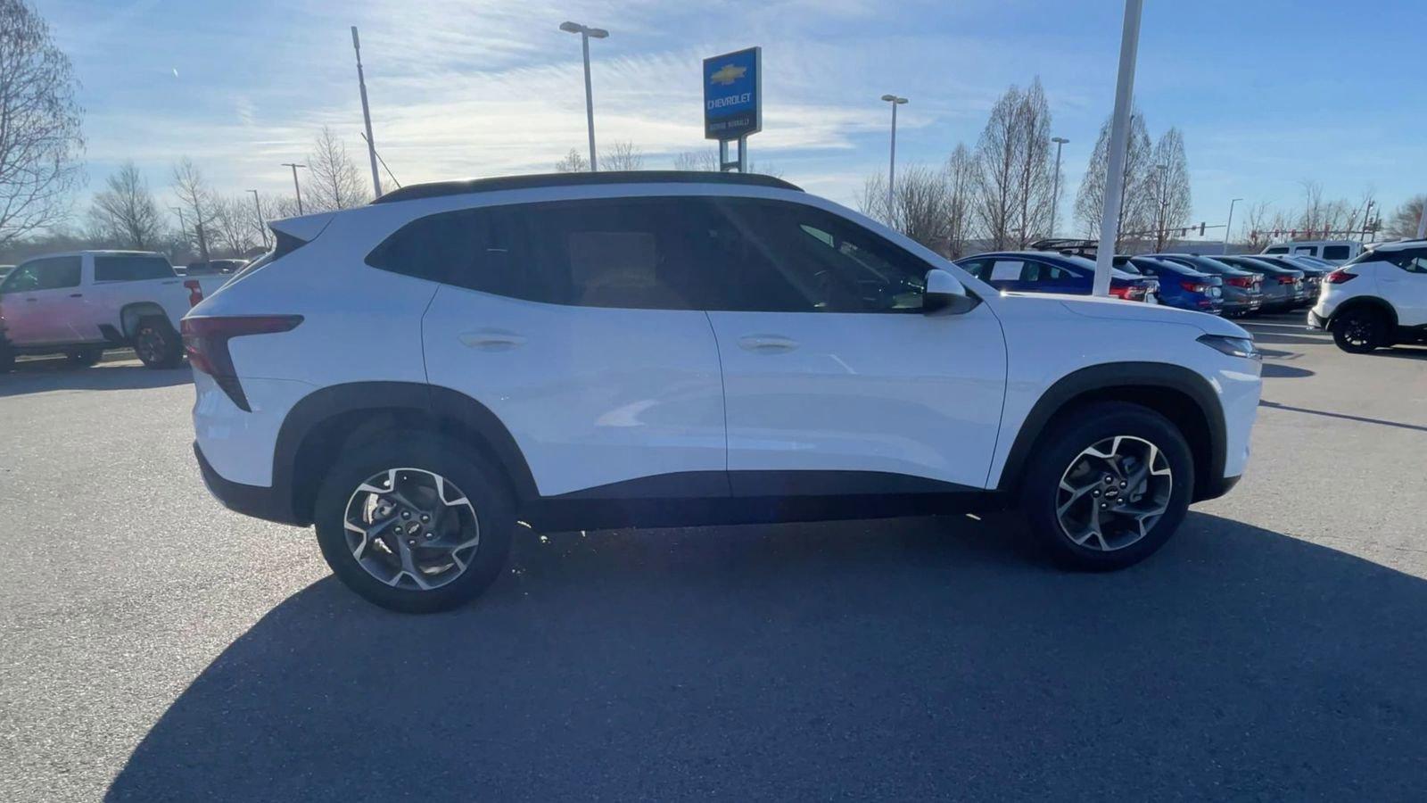 2025 Chevrolet Trax Vehicle Photo in BENTONVILLE, AR 72712-4322