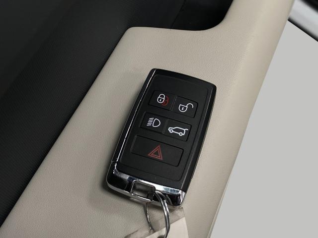 2024 Land Rover Defender Vehicle Photo in Appleton, WI 54913
