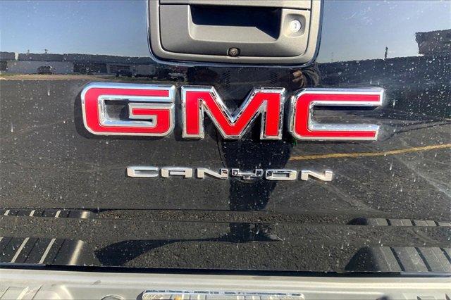 2022 GMC Canyon Vehicle Photo in TOPEKA, KS 66609-0000