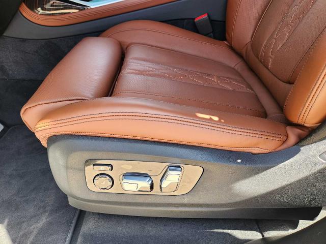 2025 BMW X7 xDrive40i Vehicle Photo in PLANO, TX 75024