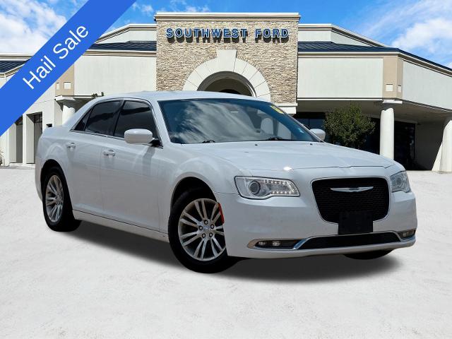 2018 Chrysler 300 Vehicle Photo in Weatherford, TX 76087