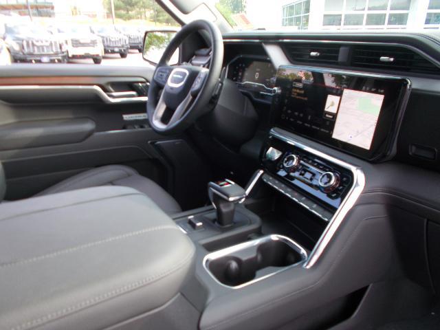 2025 GMC Sierra 1500 Vehicle Photo in LOWELL, MA 01852-4336