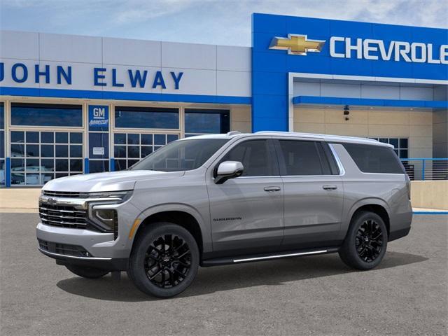 2025 Chevrolet Suburban Vehicle Photo in ENGLEWOOD, CO 80113-6708