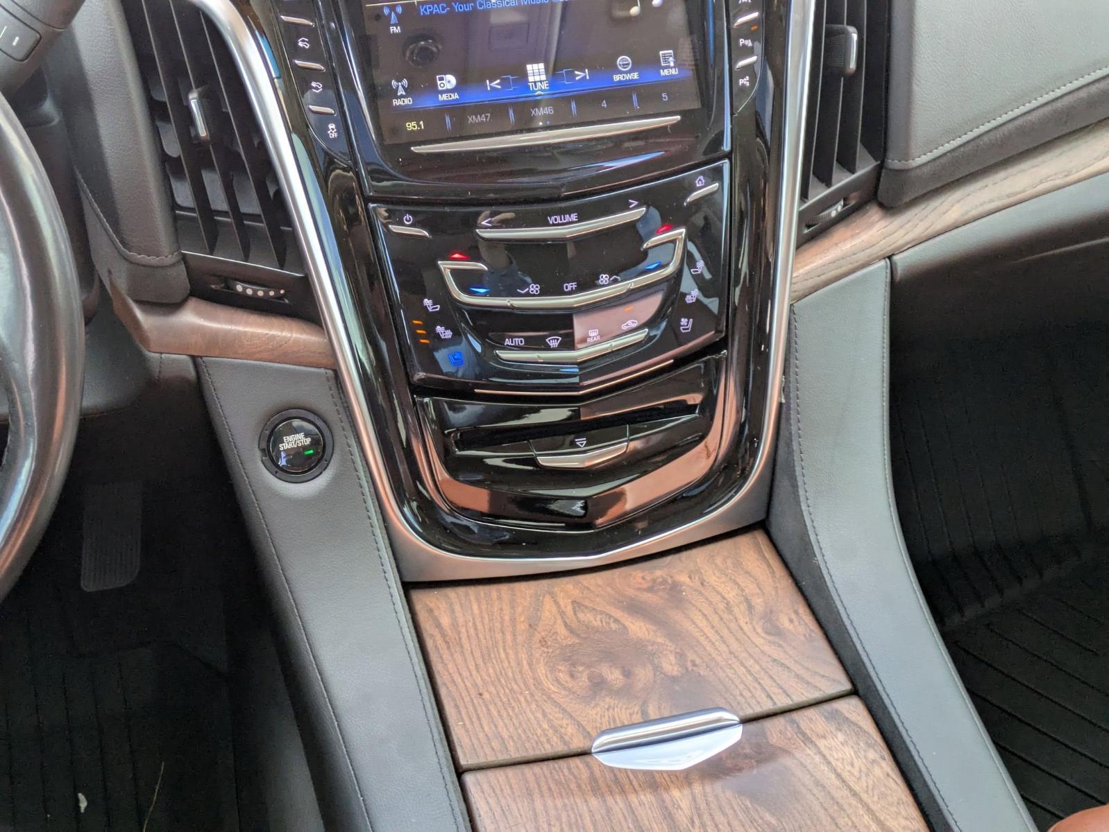 2020 Cadillac Escalade Vehicle Photo in SELMA, TX 78154-1460