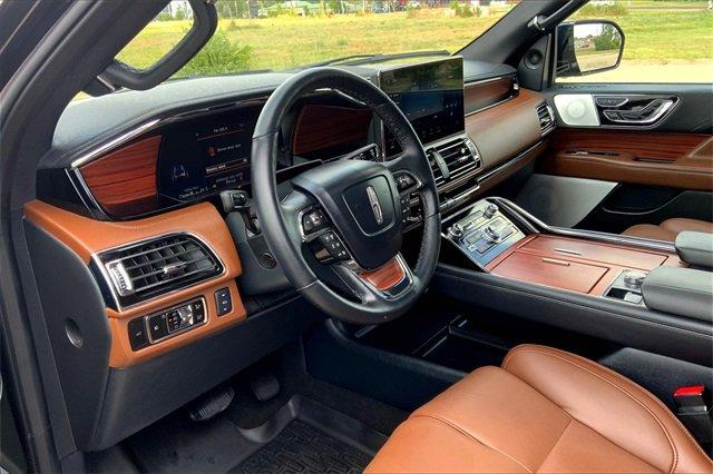 2024 Lincoln Navigator Vehicle Photo in TOPEKA, KS 66609-0000