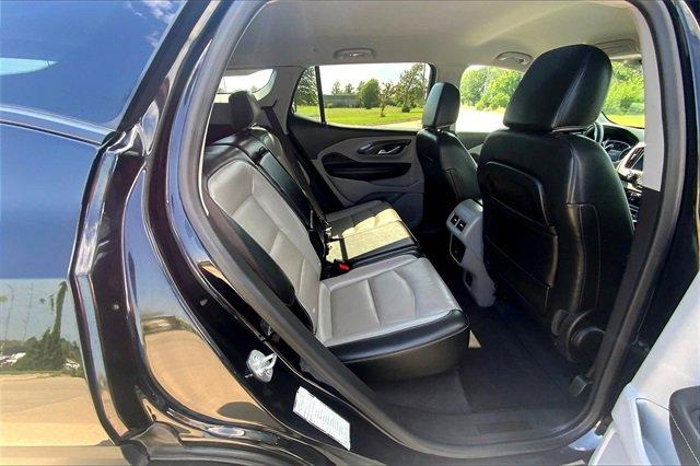 2024 GMC Terrain Vehicle Photo in TOPEKA, KS 66609-0000