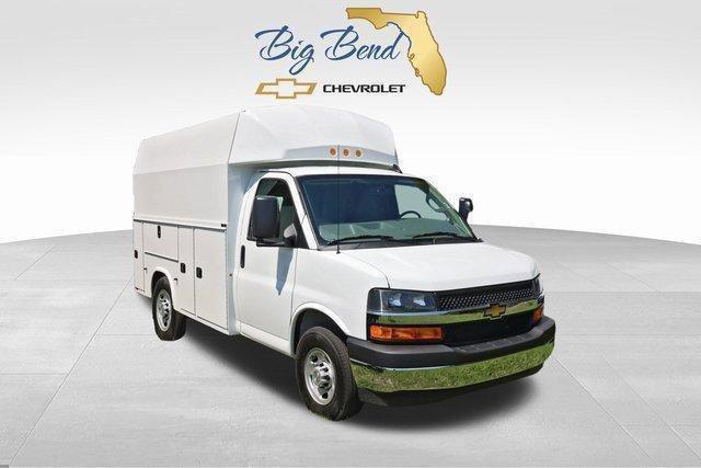 2025 Chevrolet Express Chassis 3500 Cutaway 139