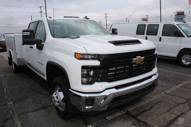 2024 Chevrolet Silverado 3500 HD Chassis Cab Vehicle Photo in SAINT CLAIRSVILLE, OH 43950-8512