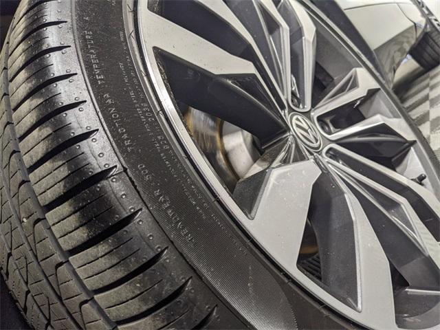 2021 Volkswagen Tiguan Vehicle Photo in ENGLEWOOD, CO 80113-6708