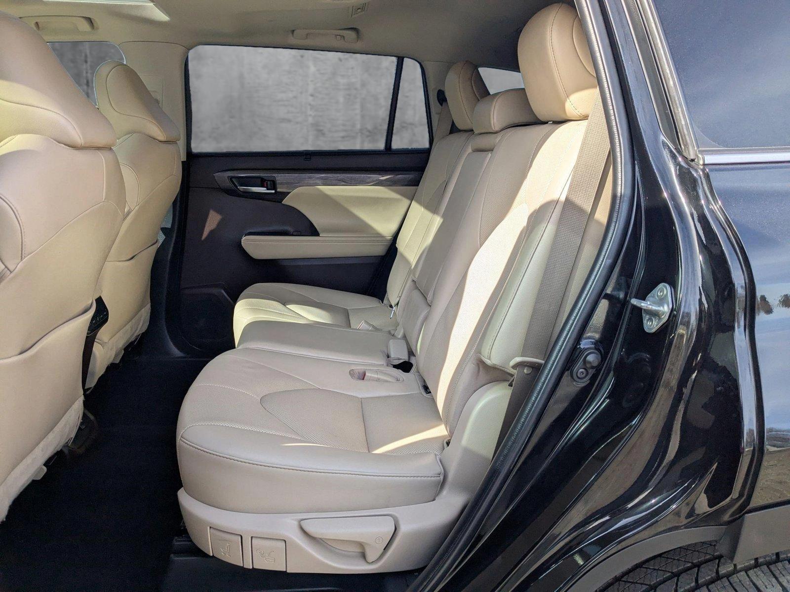 2022 Toyota Highlander Vehicle Photo in Spokane, WA 99201