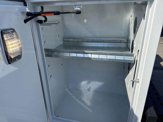 2025 GMC Sierra 3500 HD Chassis Cab Vehicle Photo in MEDINA, OH 44256-9631