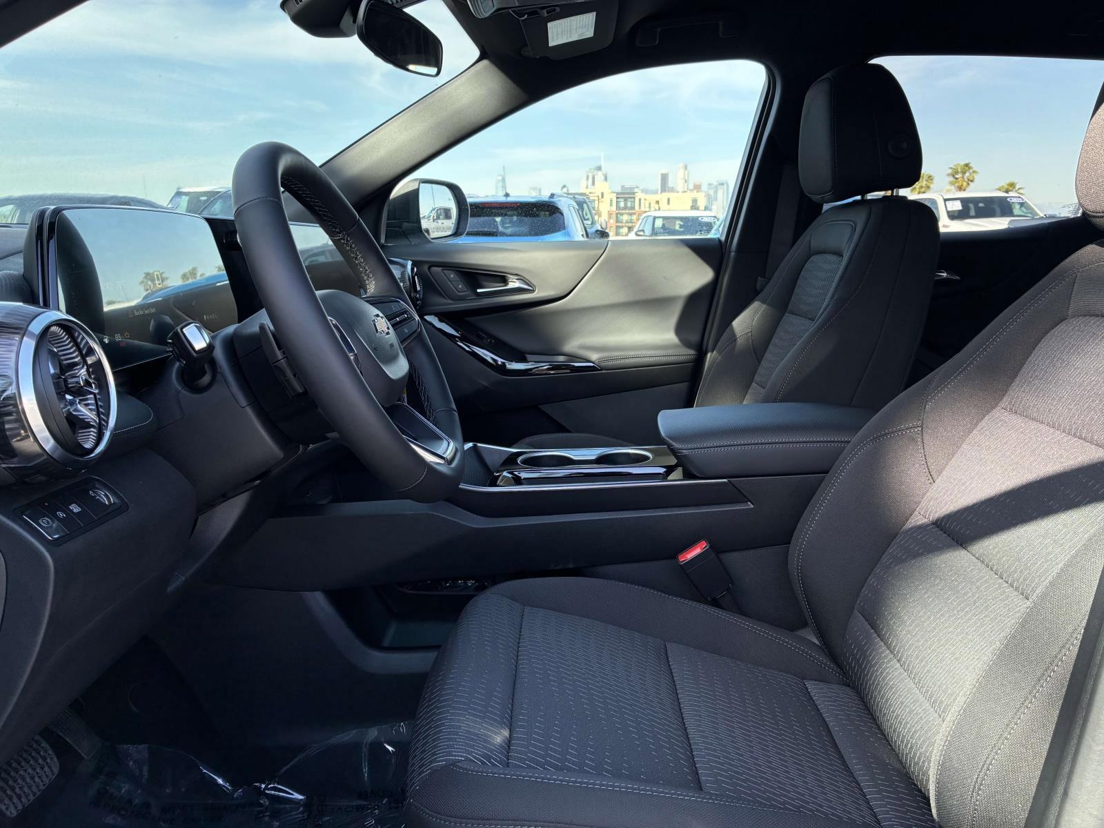 2025 Chevrolet Equinox Vehicle Photo in LOS ANGELES, CA 90007-3794