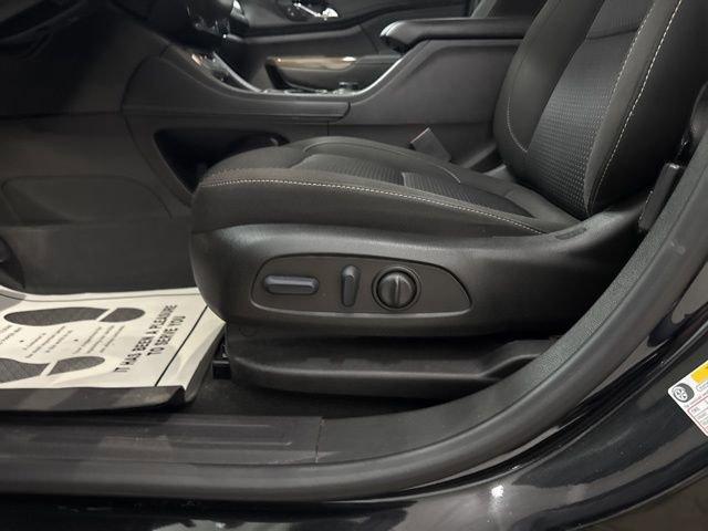 2022 GMC Acadia Vehicle Photo in MEDINA, OH 44256-9631