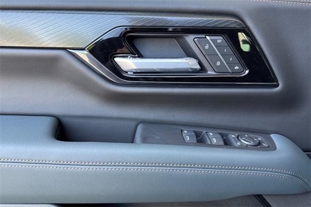 2025 GMC Yukon Vehicle Photo in ELK GROVE, CA 95757-8703