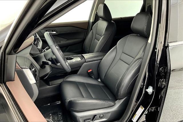 2023 Nissan Rogue Vehicle Photo in Grapevine, TX 76051